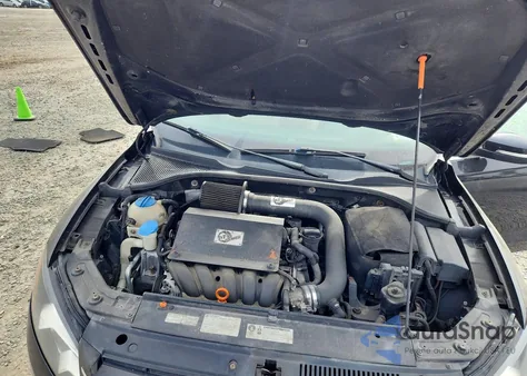 2013 Volkswagen Passat Se z USA, uszkodzony, nr VIN 1VWBP7A33DC037809